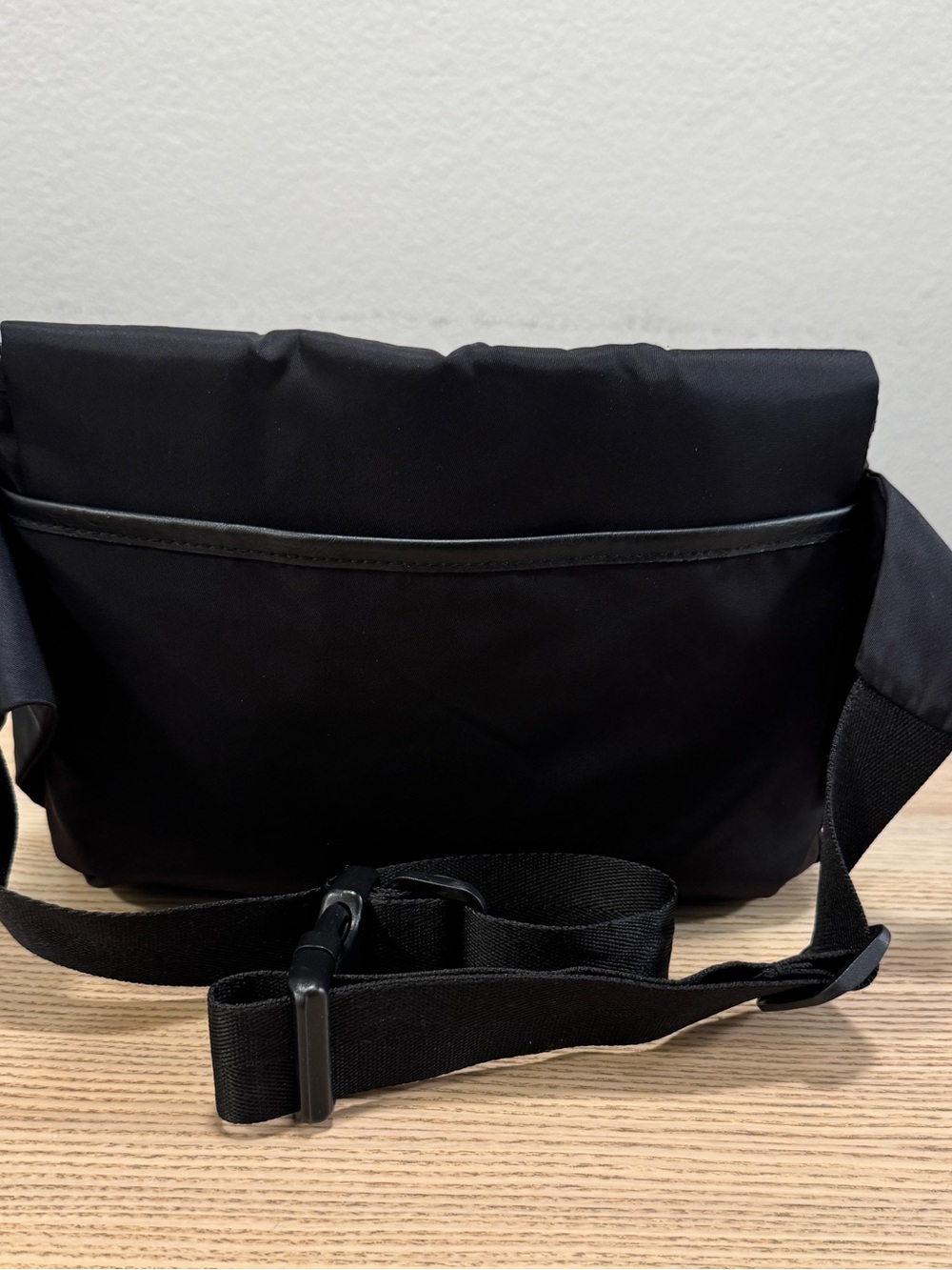 Béis Black “The Diaper Pack” - Picture 2 of 9